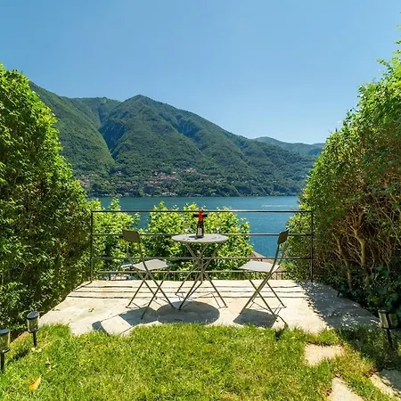 Lakeside Garden דירה *